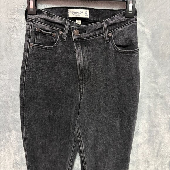 Abercrombie & Fitch The 90's Straight Ultra High Rise Black Jeans Womens 24/00 - Picture 2 of 12